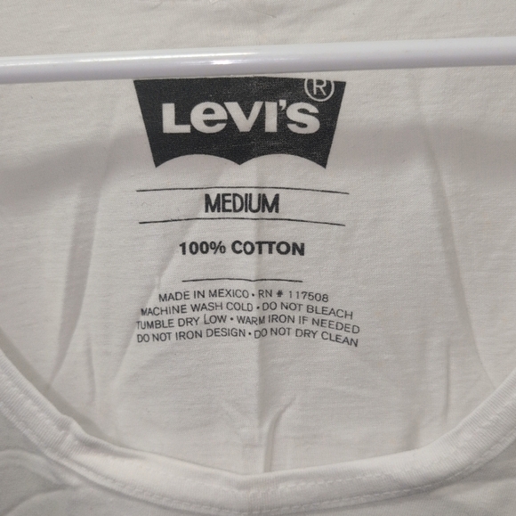 Levi's White Tank Top with Red Logo Size M NWOT - Picture 3 of 4